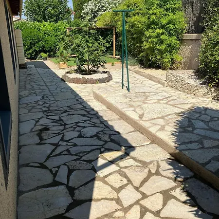 Agence Jf Immo - -villa Plain-pied Confort 3 Ch Avec Jardin Proche Des Plages V0798 *
