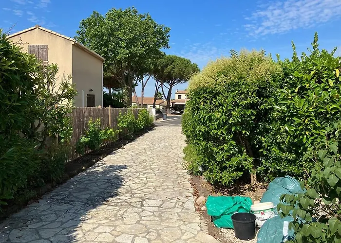 Agence Jf Immo - -villa Plain-pied Confort 3 Ch Avec Jardin Proche Des Plages V0798 * Виас